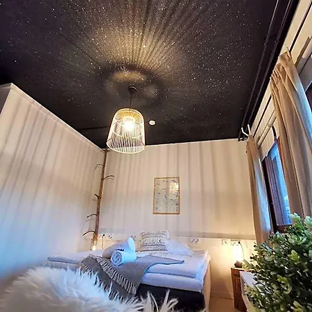 Aurora 4*